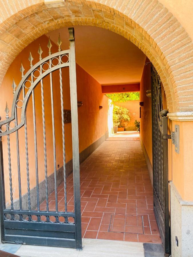 Villa Mariposa Nettuno Luaran gambar